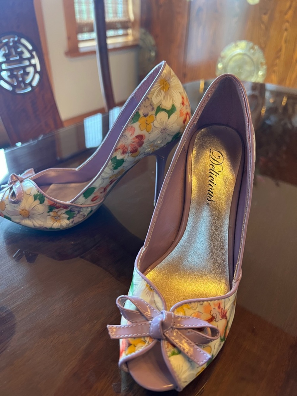 Delicious Lilac Floral Peep-Toe Heels with Bow